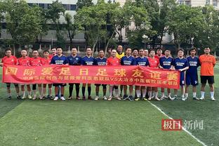 媒体人谈中国足球境遇：进的球抠规则给吹掉，踹你的脸也不给牌